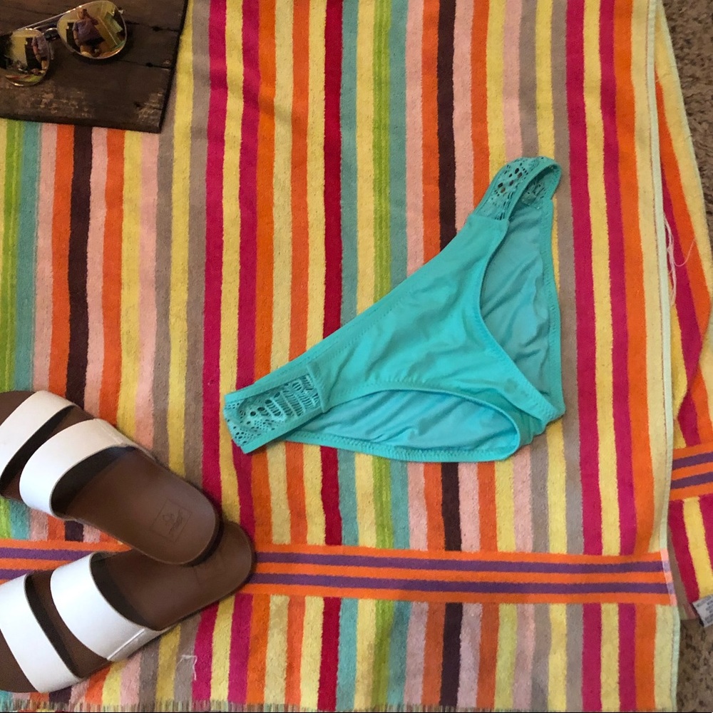 Swimsuit bottoms